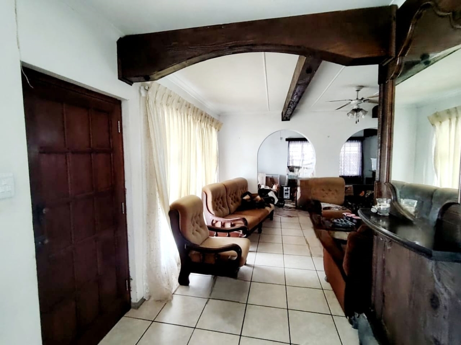 5 Bedroom Property for Sale in Amalinda Eastern Cape